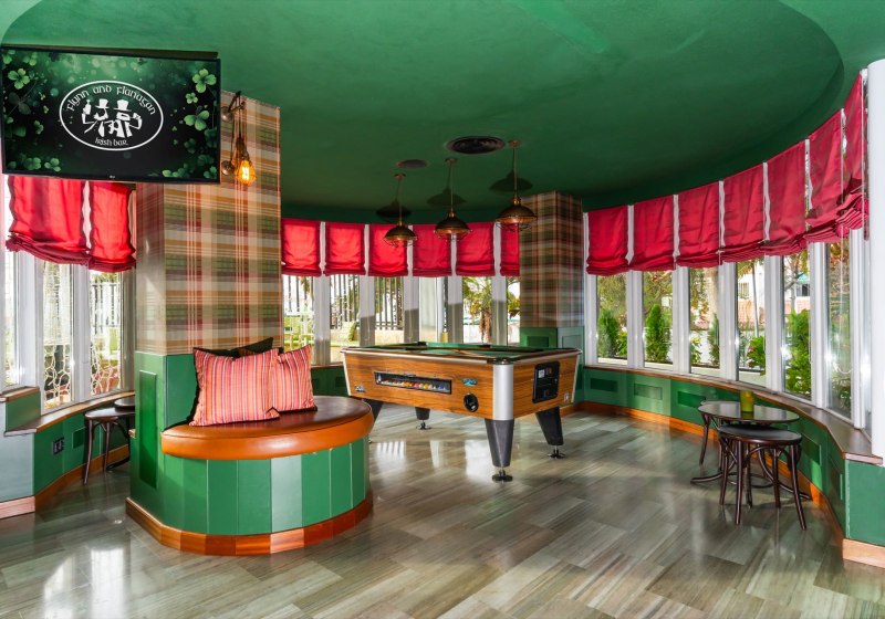 Ausstattung & Service