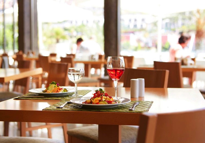 Ausstattung & Service