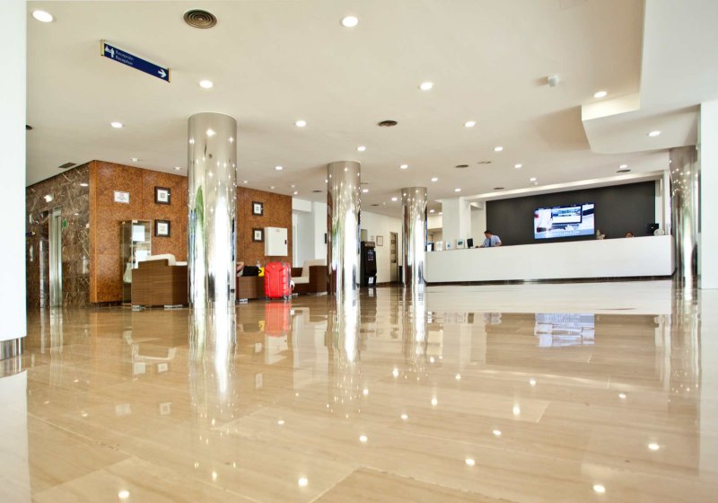 Ausstattung & Service