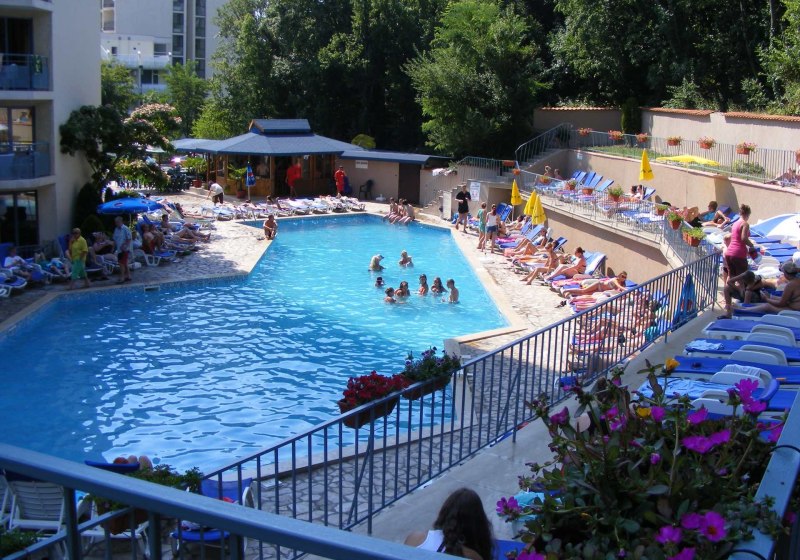 Beispiel: Hotel Außenpool