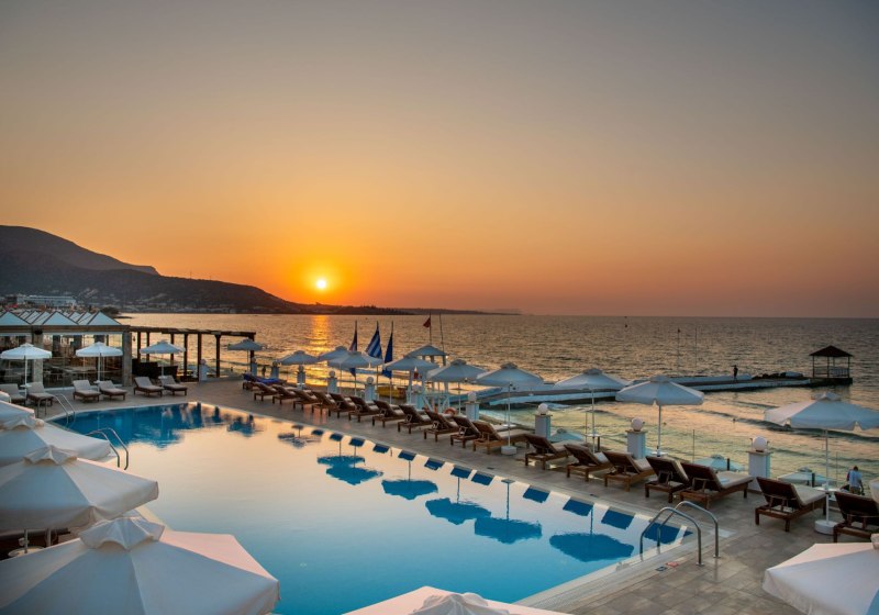 Alexander Beach Hotel & Village Resort