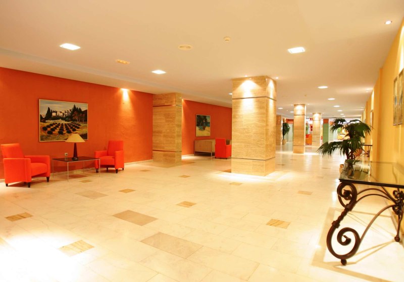 Ausstattung & Service