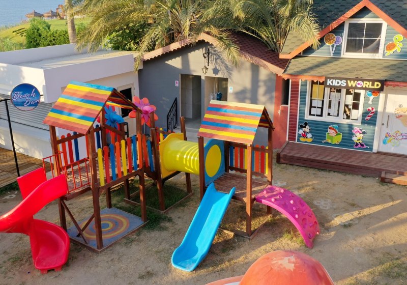 Eos Beach Resort