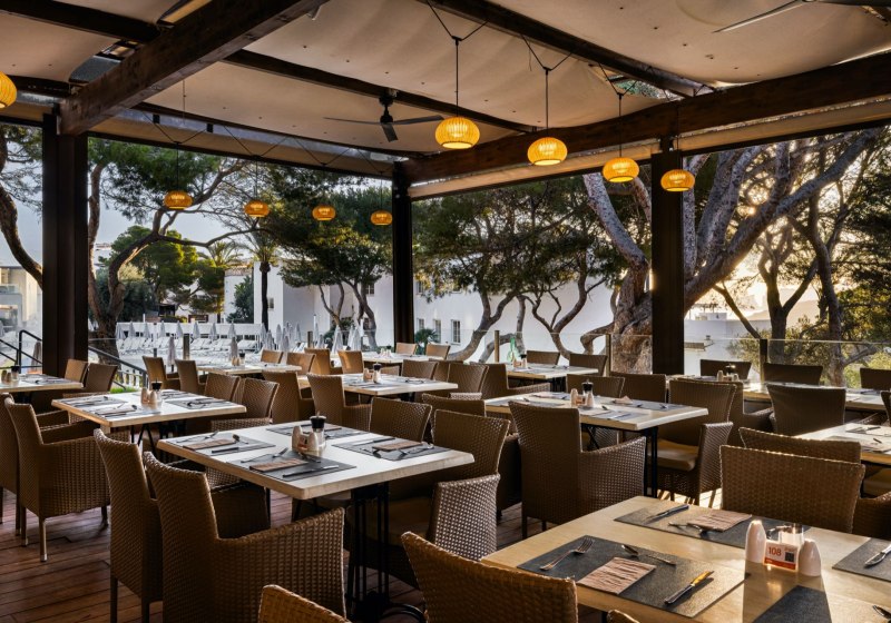 Ausstattung & Service