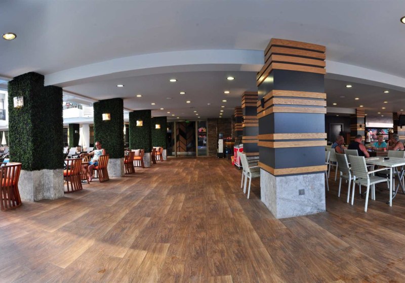 Ausstattung & Service