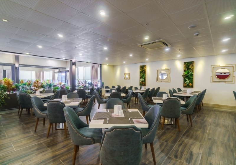 Ausstattung & Service