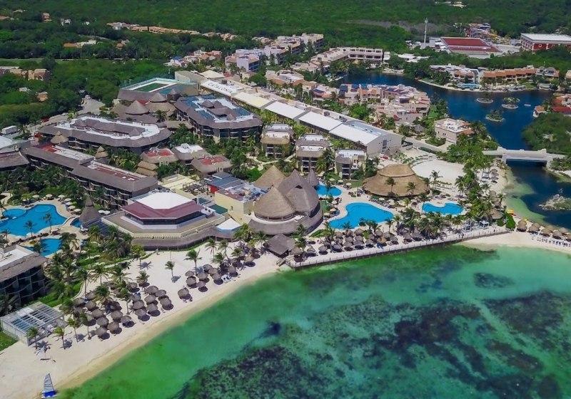 Catalonia Yucatan Beach