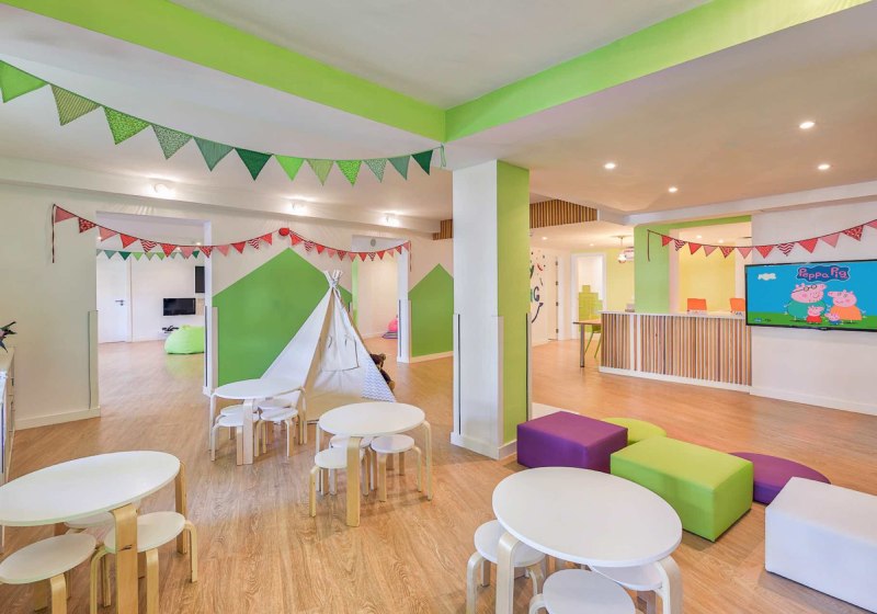 LIVVO Koala Garden Hotel