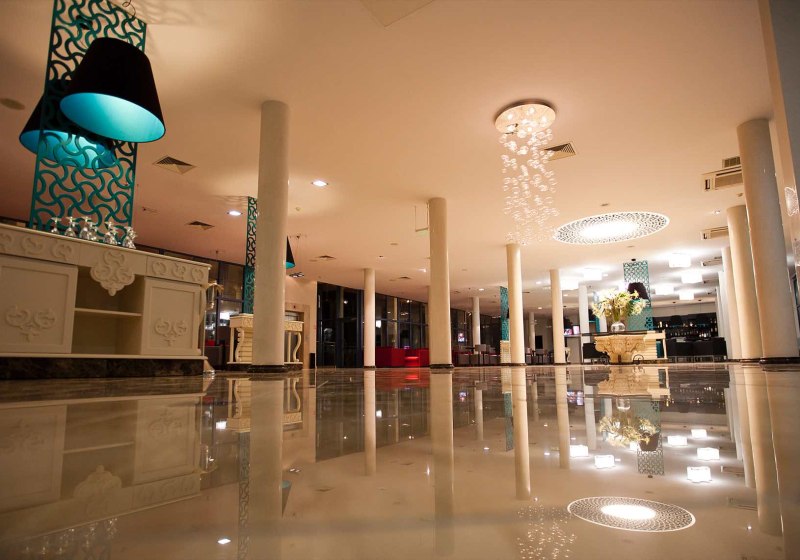 Ausstattung & Service