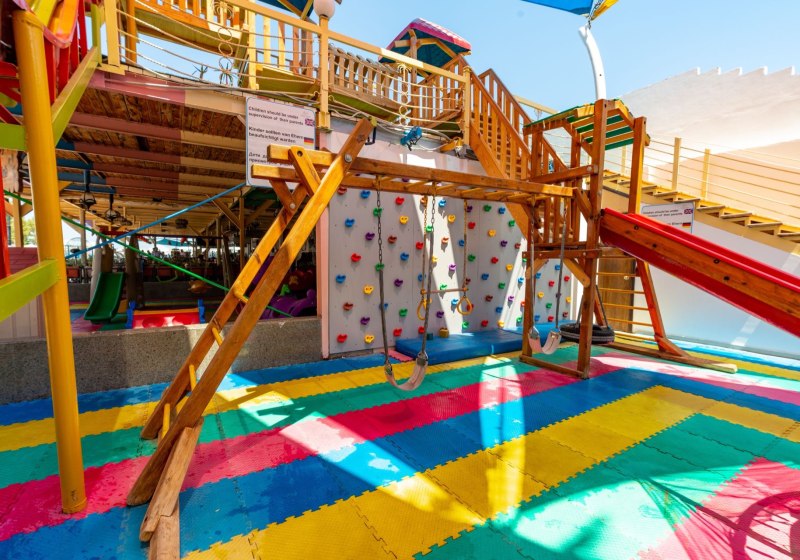 Minamark Resort & Spa