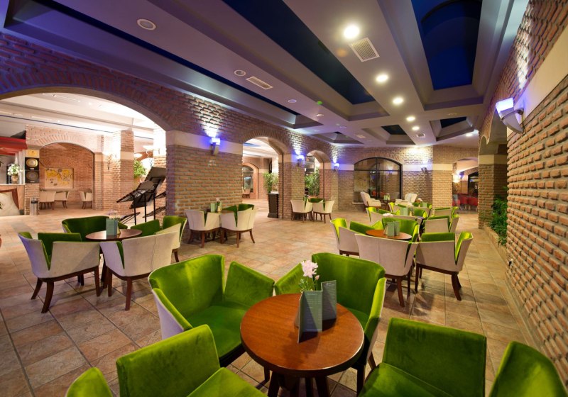 Ausstattung & Service