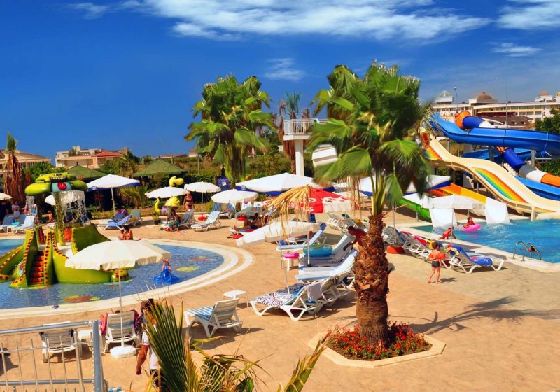 Serenis Hotel