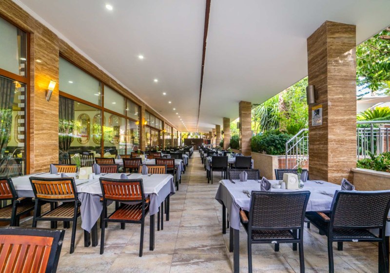 Ausstattung & Service