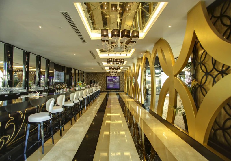 Ausstattung & Service