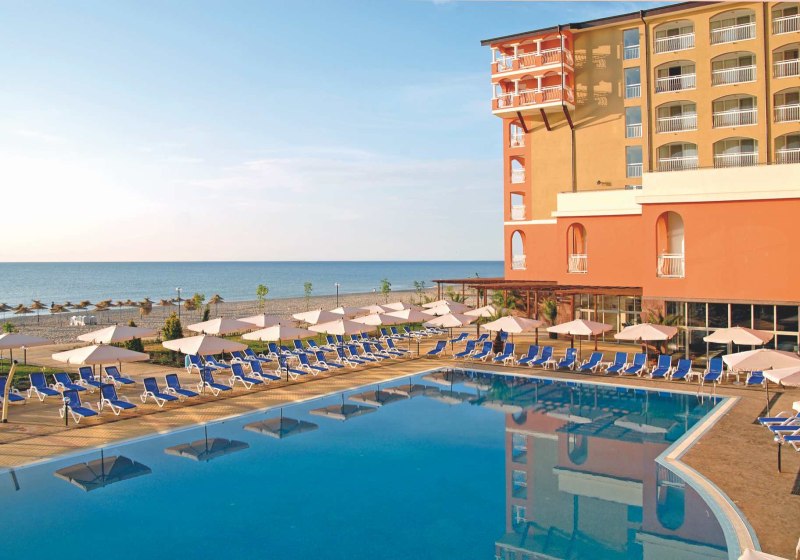 Sol Luna Bay & Mare Resort