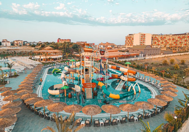 Dream Fun World Hotel