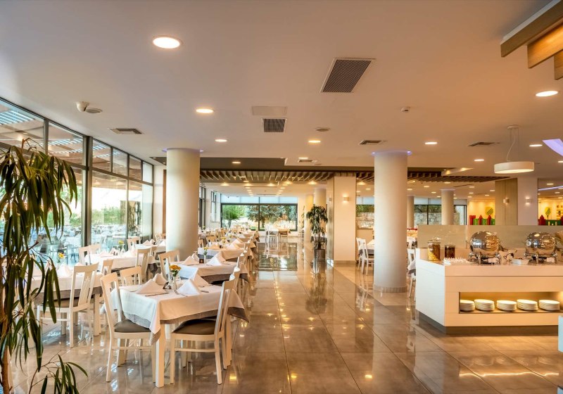 Grand Hotel Holiday Resort