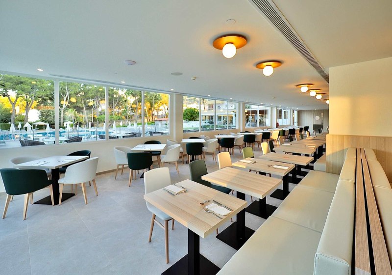 Ausstattung & Service