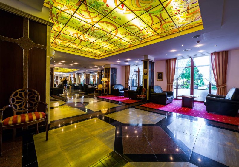 Ausstattung & Service