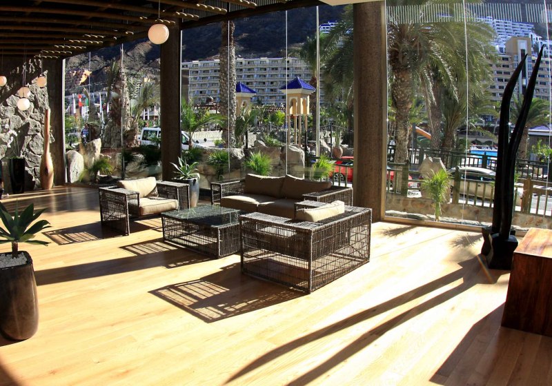 Ausstattung & Service