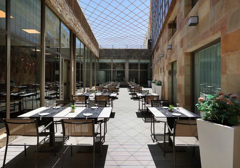 Ausstattung & Service