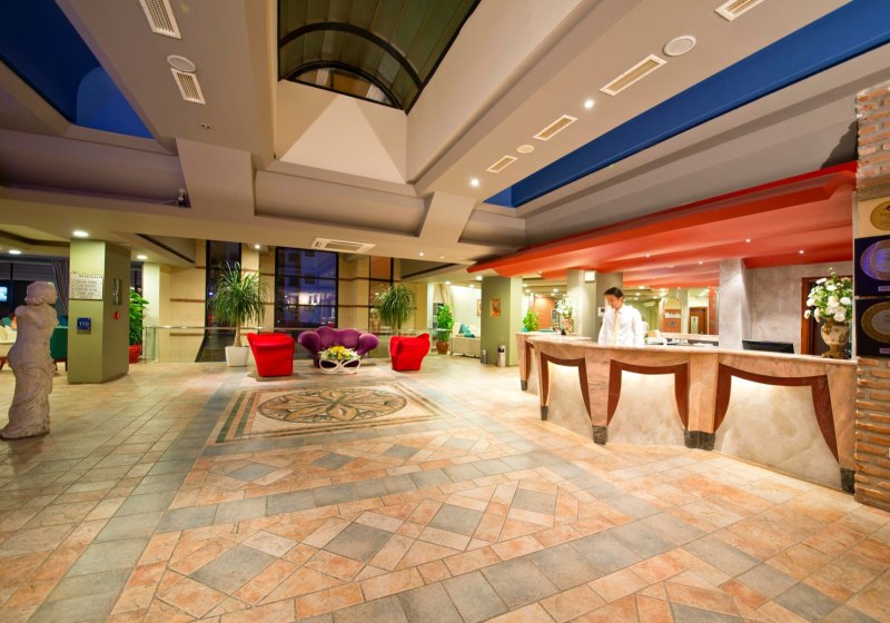 Ausstattung & Service