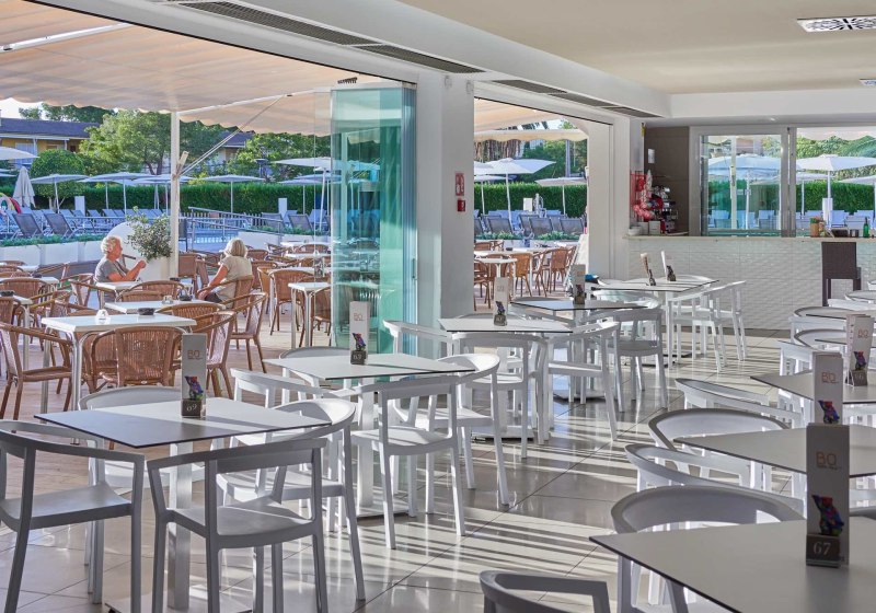 Ausstattung & Service