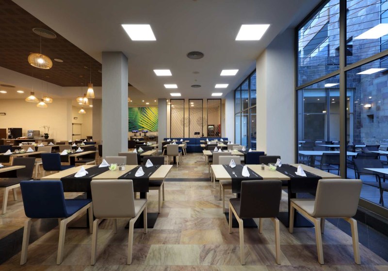 Ausstattung & Service