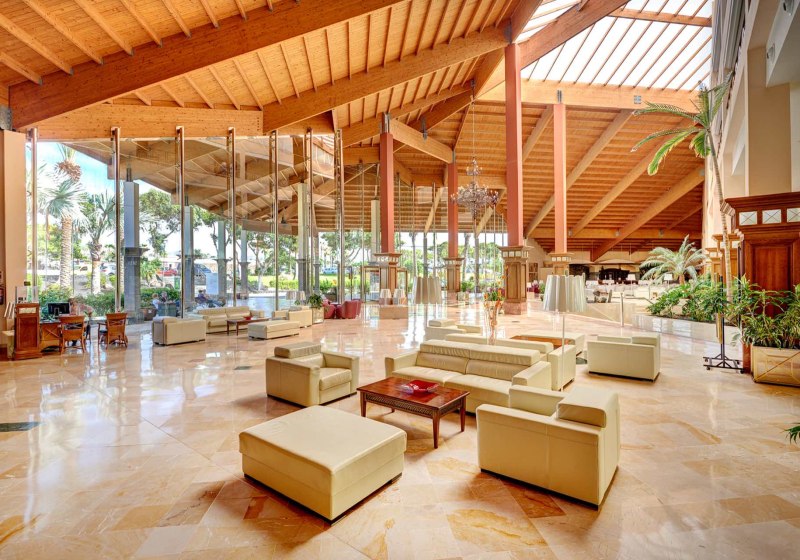 Ausstattung & Service