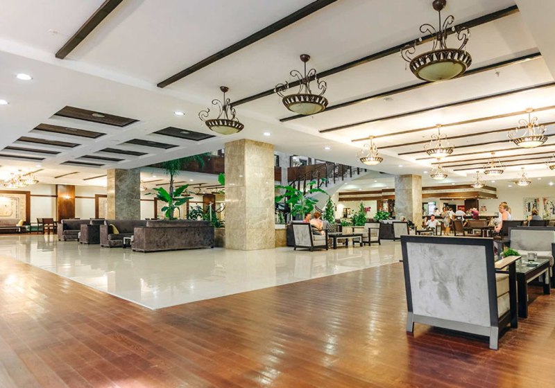 Ausstattung & Service