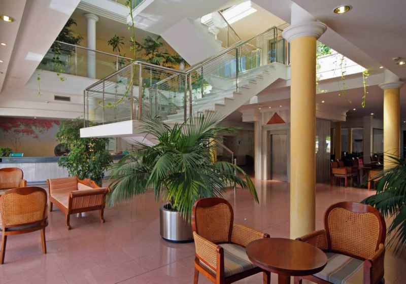 Ausstattung & Service