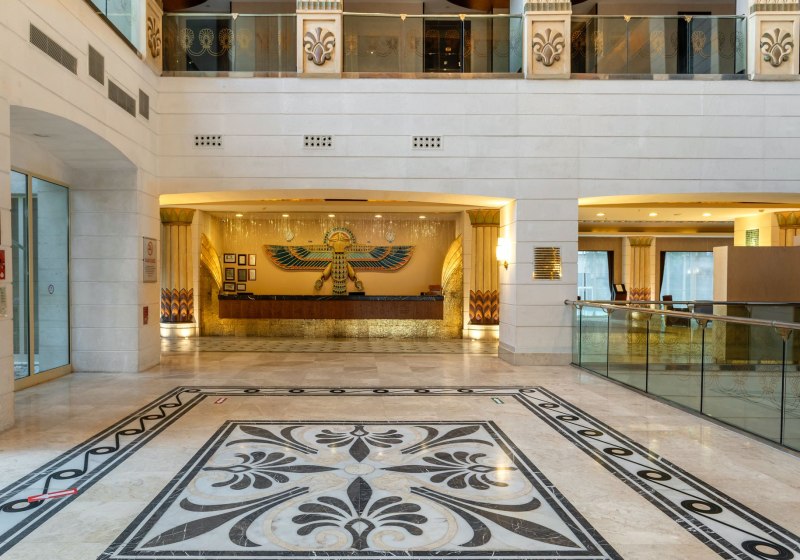 Ausstattung & Service