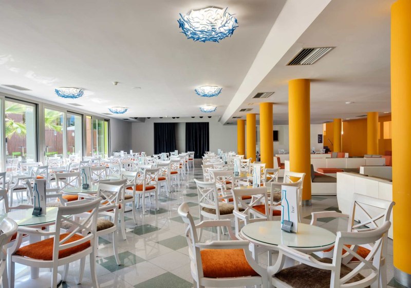 Ausstattung & Service