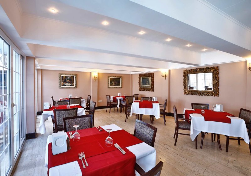 Ausstattung & Service