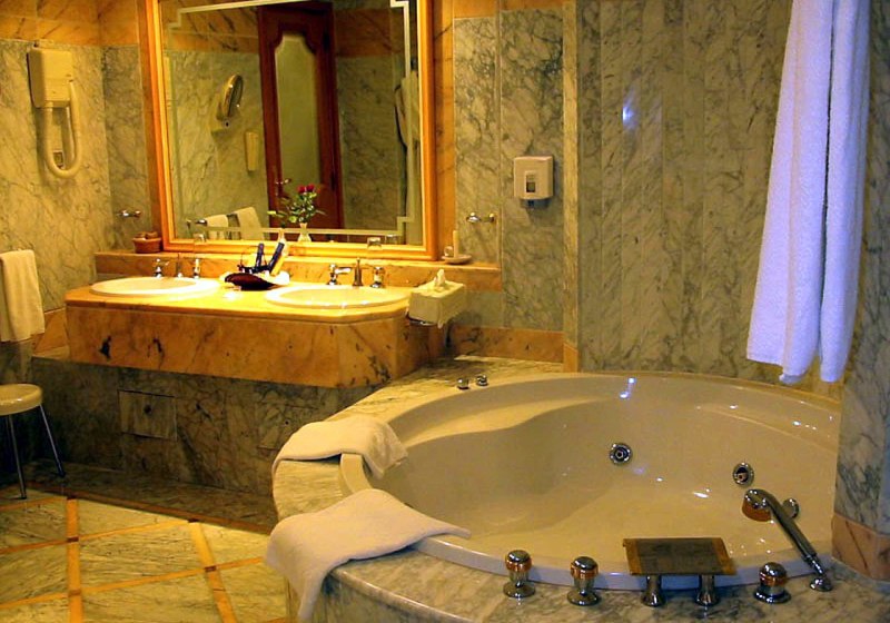 Ausstattung & Service