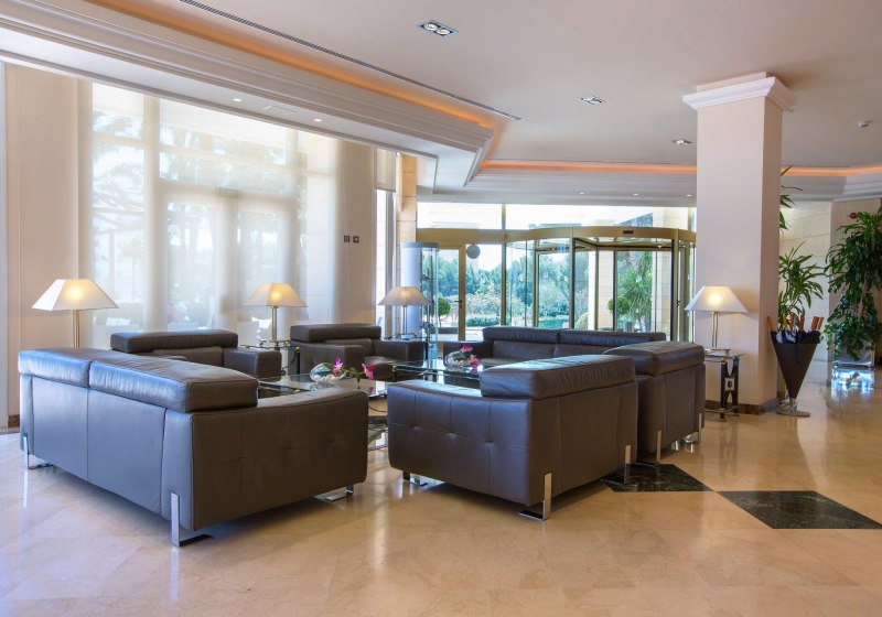 Ausstattung & Service