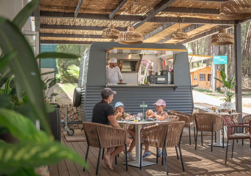 Ausstattung & Service