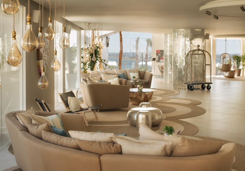 Ausstattung & Service