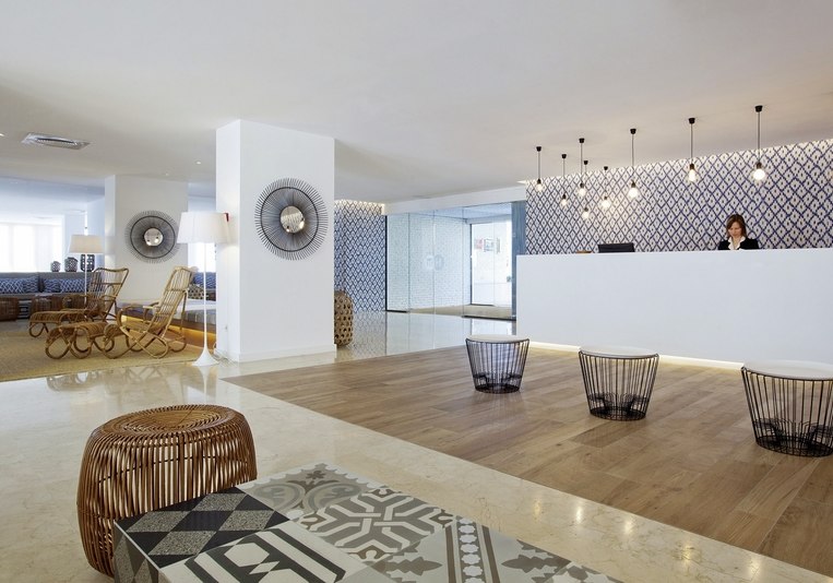 Ausstattung & Service